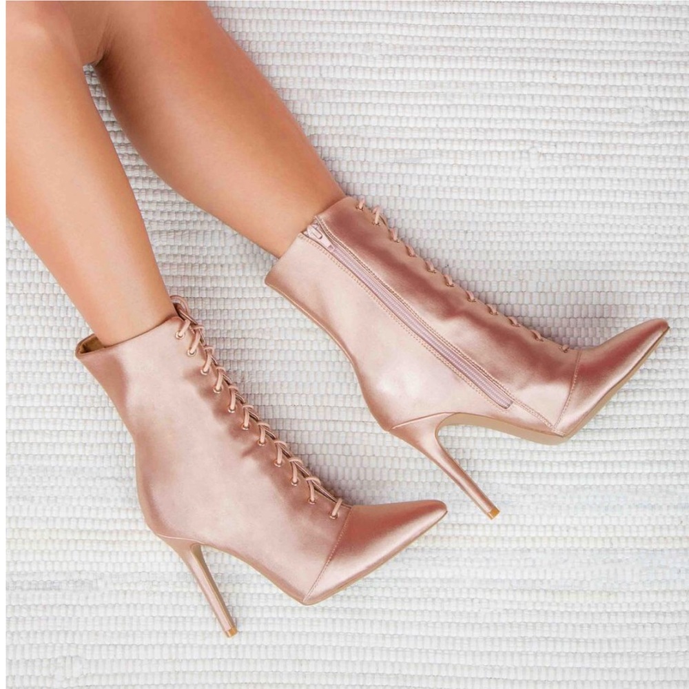 NIB!! Milia-63 Champagne Lycra Pointed Booties
